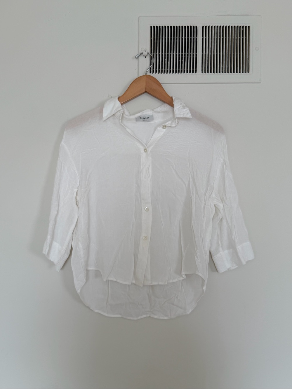 Aritzia Babaton White Relaxed Button Down Shirt Size Small